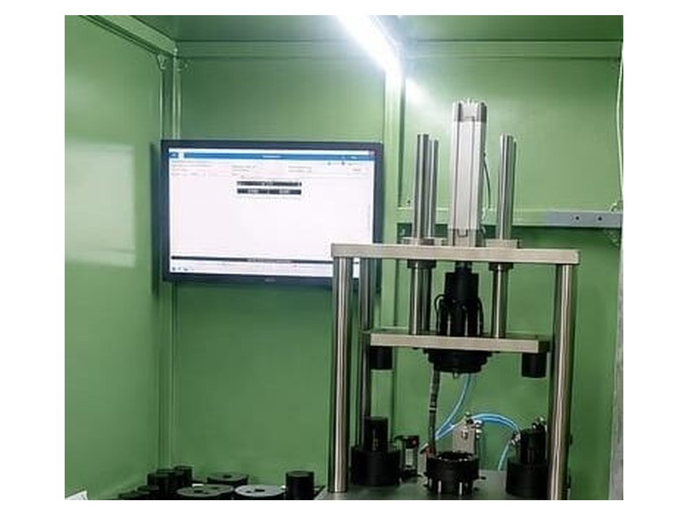 Oil Cooler Parallelity & Flatness Checking Machine